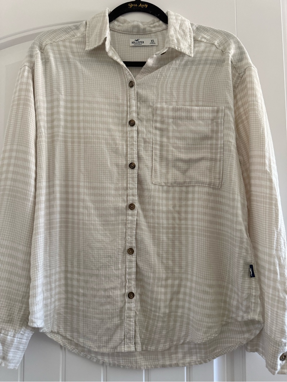 Hollister Women's Cream Check Button-Down Shirt